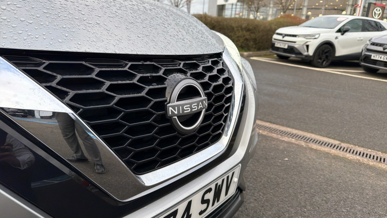 Nissan Juke 1.0 DiG-T N-Connecta 5dr Petrol Hatchback